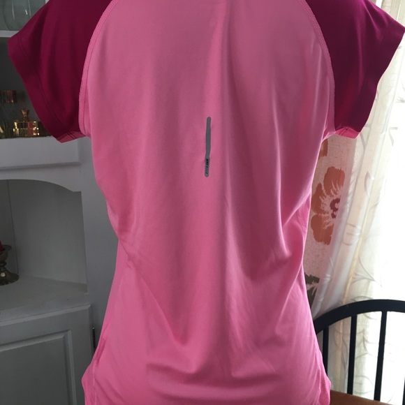 ✨Nike athletic top✨ - Picture 3 of 4